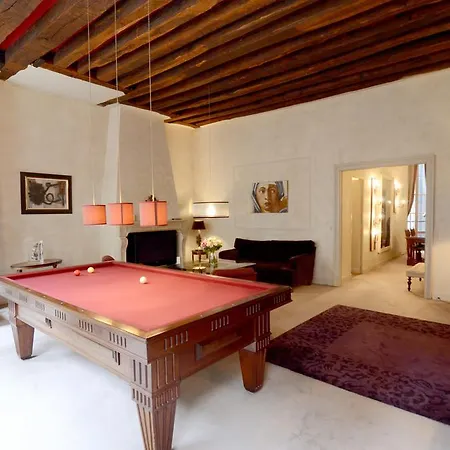 Rue Du Bac Luxury Apartment Paris