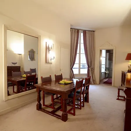 Rue Du Bac Luxury Apartment Paris